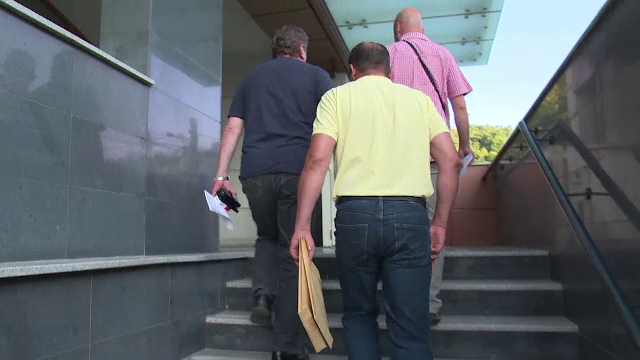 4 agenți ai Poliției Rutiere, prinși în timp ce luau mită, în Bistrița