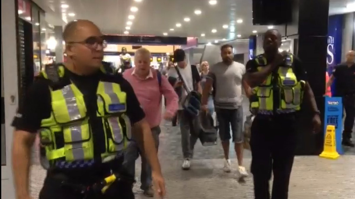 Alertă de securitate în Londra. Gara Euston a fost evacuată după o ”mică explozie”