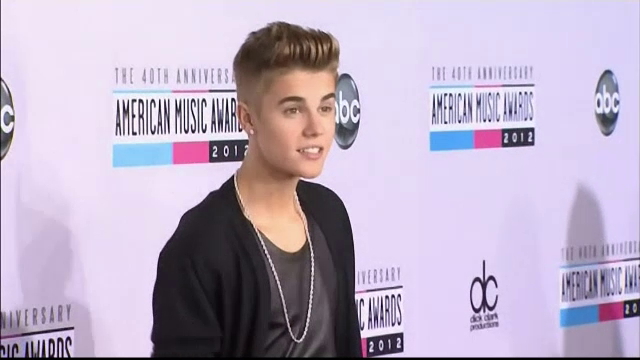 Boala de care suferă Justin Bieber. Le-a cerut fanilor să se roage pentru el