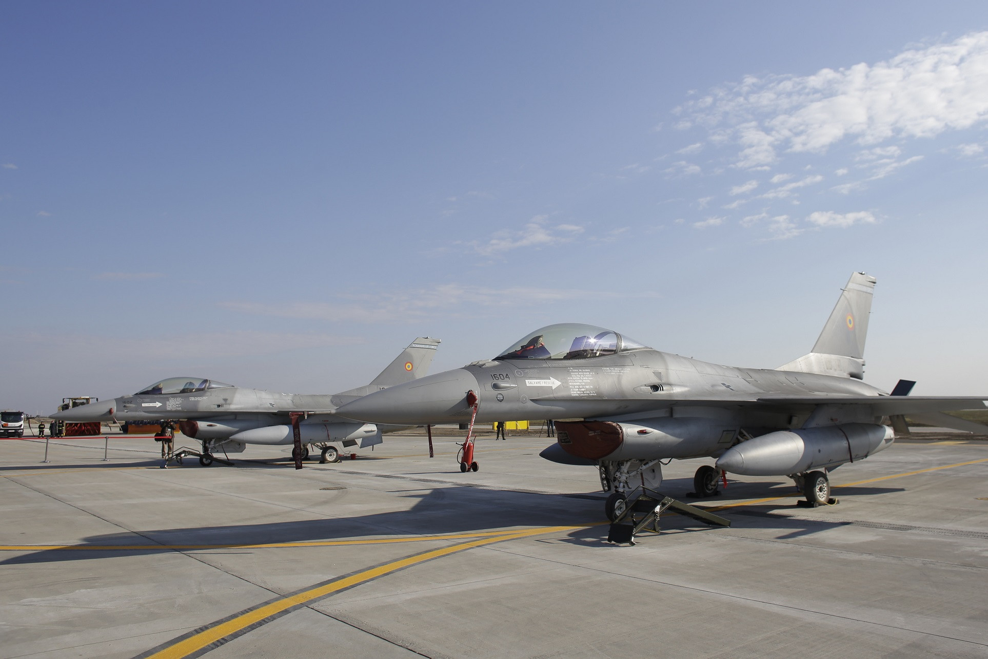 Ceremonia prilejuita de sosirea &icirc;n ţară a primelor 6 avioane F-16 Fighting Falcon, din setul de 12 achizitionat de Ministerul Apararii Nationale