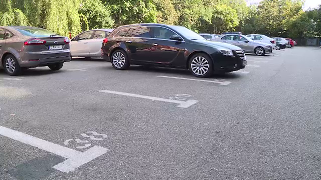 Primarul Negoiță vrea să scoată la licitație locurile de parcare în sectorul 3. ”Se scuipă vecinii între ei”