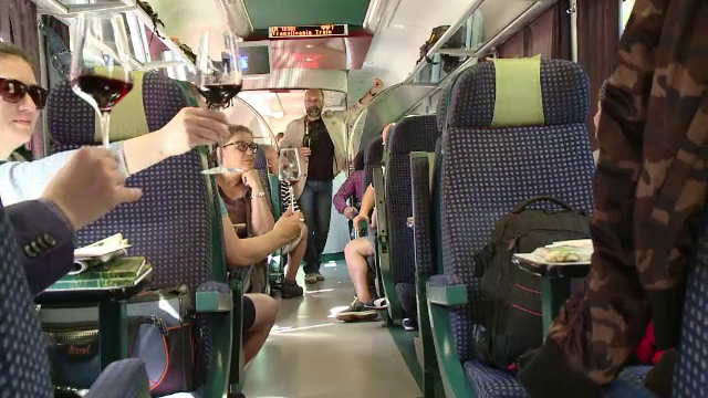 Călătorie fascinantă prin frumoasa Transilvanie. Prețul unui bilet în trenul inspirat de Orient Expres