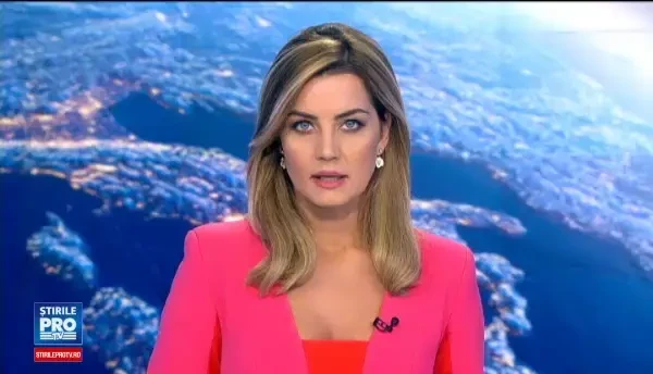 Plantație de conifere, din Bistrița, cuprinsă de flăcări