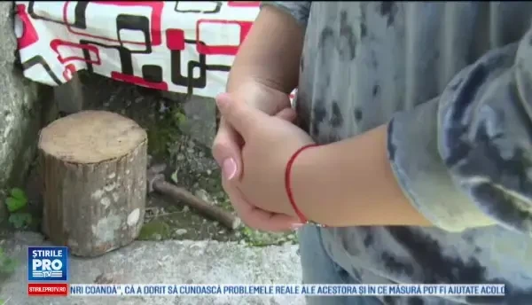 Tânără, păcălită de o prezicătoare. Nu îți dădea senzația că vine să te înșele