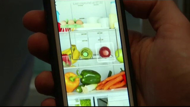 Frigiderul inteligent, care îți spune ce alimente s-au terminat. Noutăți la târgul din Berlin