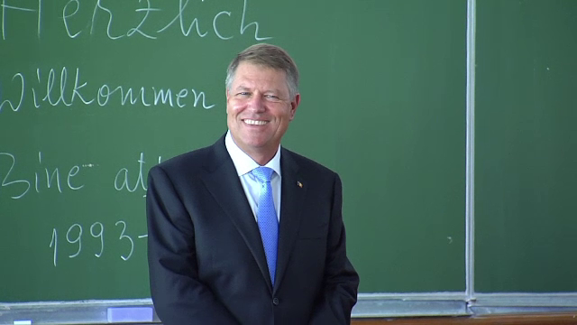 Klaus Iohannis a revenit la catedră. Ce le-a povestit preşedintele foştilor elevi