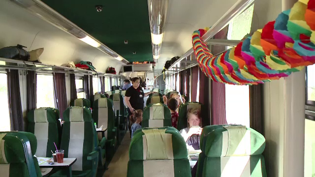 Aventuri de neuitat pentru turiştii care au plecat într-o călătorie cu trenul, prin Transilvania