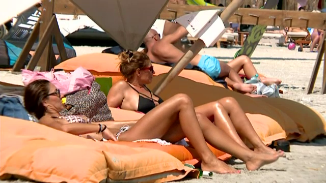 Preţurile au scăzut cu 50% pe litoral. Cât au plătit turiştii la un hotel de 3 stele