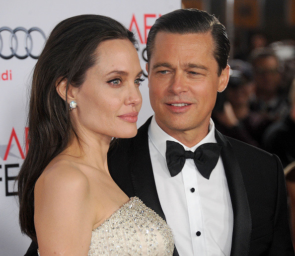 Angelina Jolie şi Brad Pitt s-ar fi împăcat, fără să renunţe la divorţ. ”Nu îmi place să fiu singură”