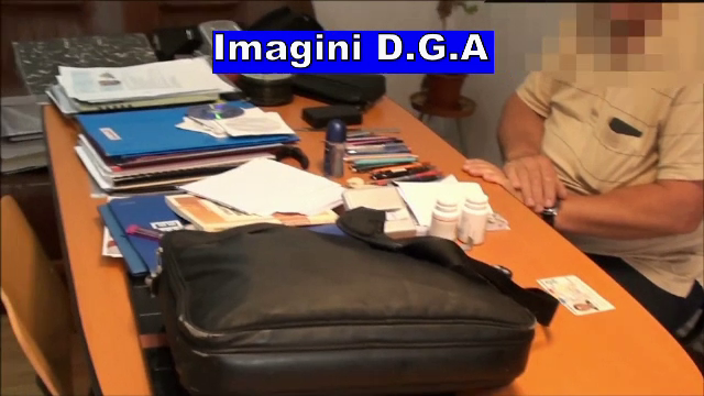 Profesorul de la Universitatea din Cluj, retinut pentru luare de mita, a fost plasat in arest la domiciliu 30 de zile