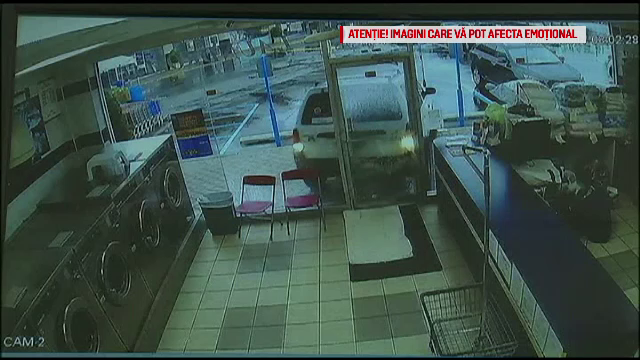 Accident incredibil, suprins pe camerele de supraveghere ale unei spălătorii din New York