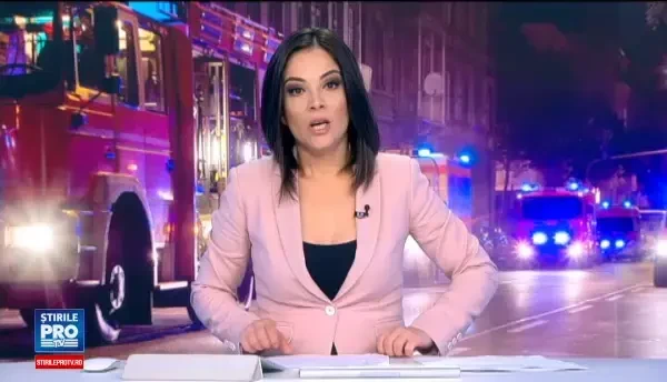 Un bloc din Bacău a luat foc lovit de fulger. 100 de oameni, evacuați