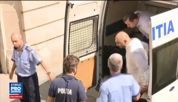 Casa de asigurări sănătate, transformată în reţea mafiotă. Relaţiile cu lumea politică