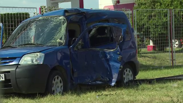 Microbuz cu 12 militari implicat într-un accident pe Valea Prahovei