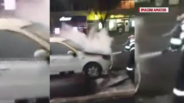 Un taxi a ars pe o stradă din Brăila. Care a fost cauza incendiului