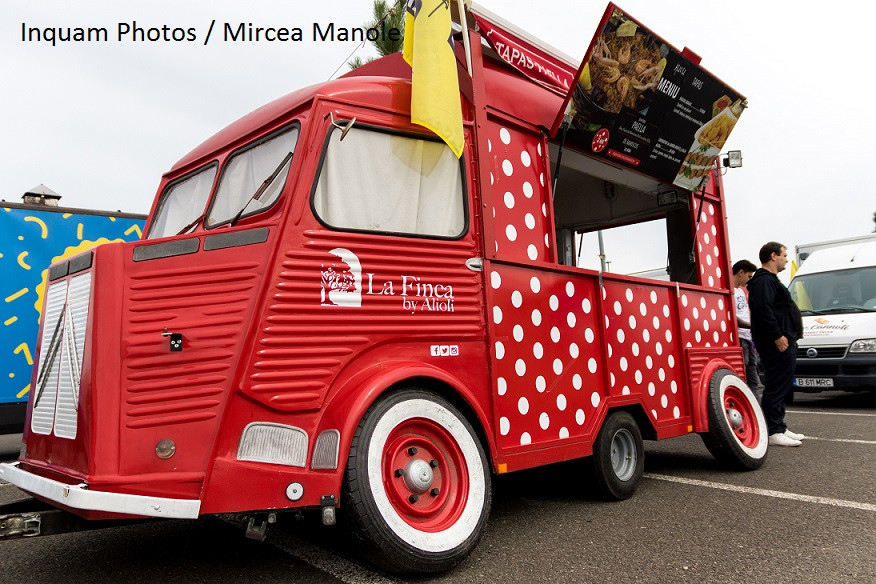 Afacerile cu "street food", extrem de rentabile. Cât costă un restaurant pe roţi