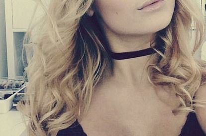 O studentă își vinde virginitatea pentru 1.500 de lire sterline