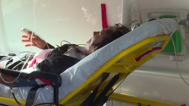 Bătrână din Argeș, salvată în ultima clipă dintr-un incendiu de doi vecini