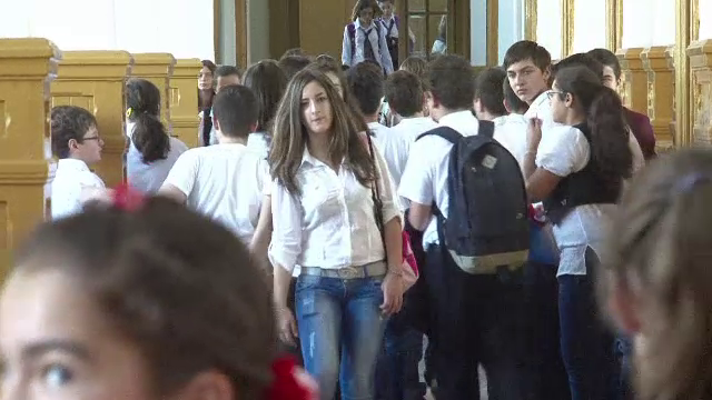 Şcolile şi grădiniţele din Bucureşti vor angaja anul acesta 230 de medici şi asistente