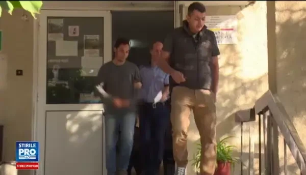 Tânăr, arestat după ce a atacat o vânzătoare și a furat doua brățări de aur