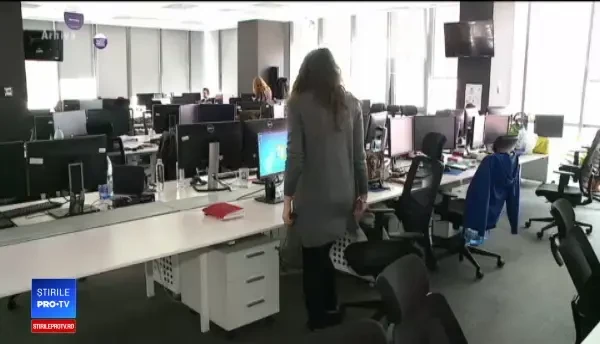 Angajații din privat ar putea primi al 13-lea și al 14-lea salariu. De unde vin banii