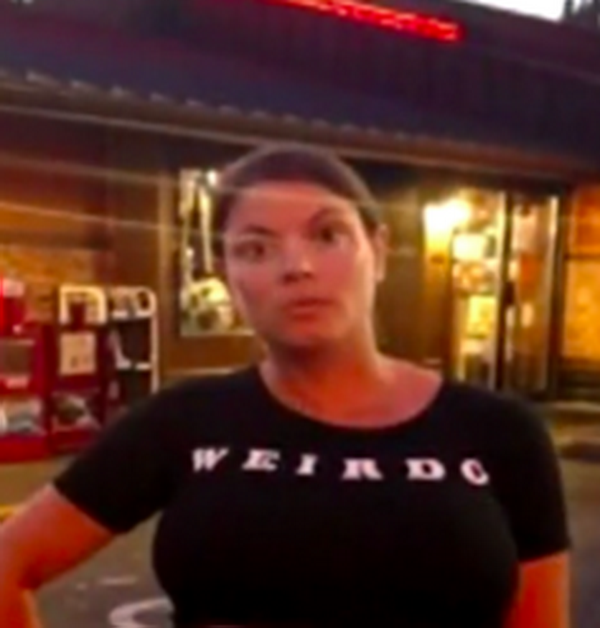 Gravidă dată afară din restaurant pentru că a încălcat codul vestimentar. Cum s-a îmbrăcat