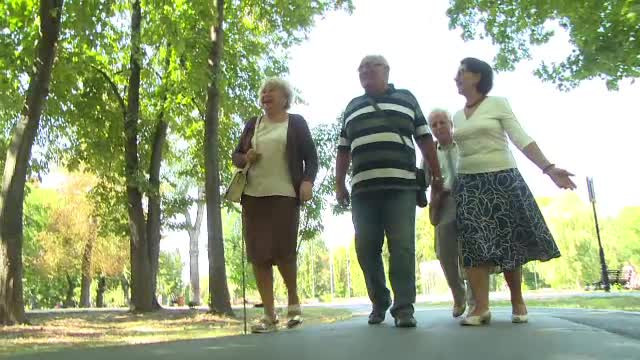 Orașul în care pensionarii se pregătesc să devină polițiști