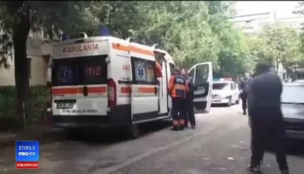 Fată de 17 ani, înjunghiată de mama ei, care refuzase să-și ia medicamentele