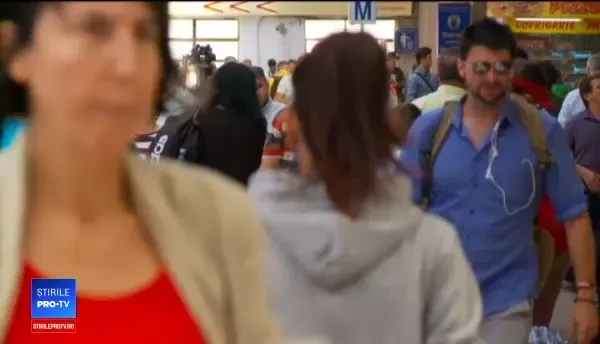 Haos în stațiile CFR și la bariere, din cauza unei defecțiuni electrice