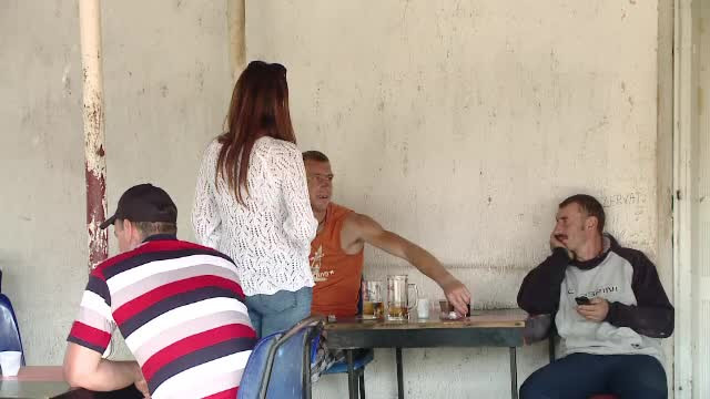 Asistaţii social îşi pot pune familiile la muncă, pentru a nu pierde banii de la stat