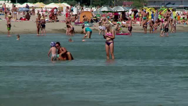 Preţuri şi de 5 ori mai mici, pe Litoral. În Mamaia se poate lua prânzul cu 14 lei