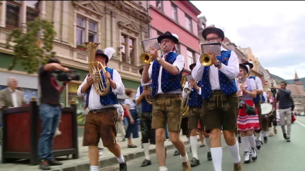 (P) Alătură-te cerbului Cornel la festivalul berii Oktoberfest
