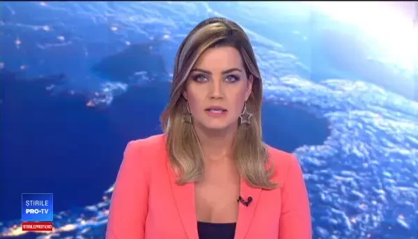 Sute de oameni şi-au luat rămas bun de la Anca, femeia ucisă de soţul ei în plină stradă, în oraşul Sighet