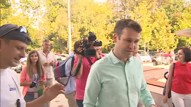 Licitarea locurilor de parcare, retrasă de Robert Negoiță după ce a fost huiduit