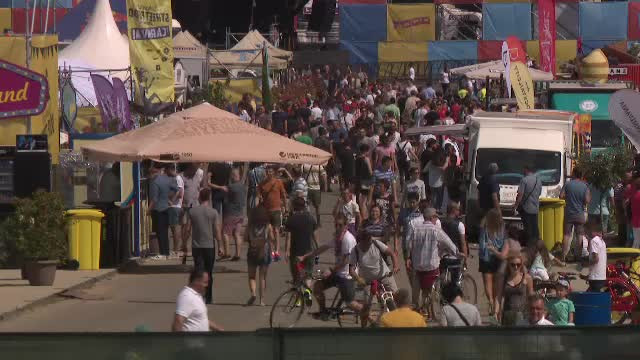 Street Food Festival: calamar pe grătar, rapane și midii pe plită