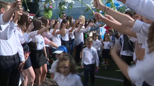 Liber pentru elevii din anumite județe, joi, 5 octombrie, cu prilejul Zilei Educatiei