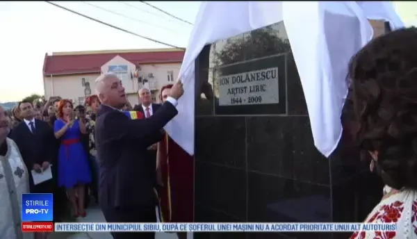 Bust al lui Ion Dolănescu, ridicat în satul său natal