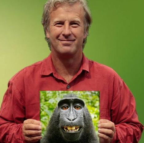 Un fotograf britanic a obținut drepturi de autor asupra unui selfie al unei maimuțe