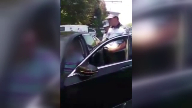 Scandal într-o parcare din Galați, unde un șofer a blocat o mașină 40 de minute