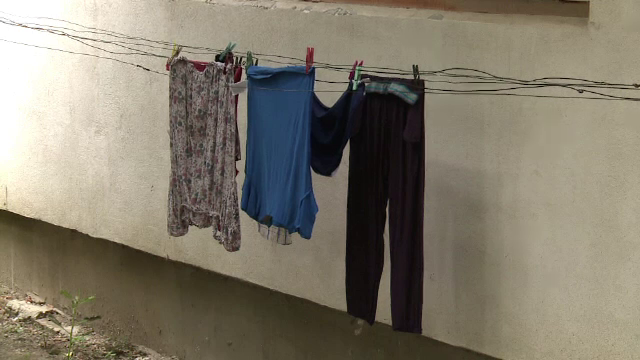 Adio haine puse la uscat în faţa blocului! Decizia luată de Primăria Buzăului