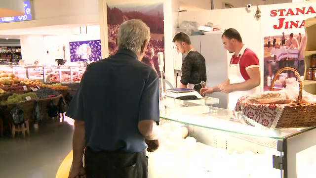 Românii încep să simtă în portofel scumpirile. Produsele pentru care dăm cu 25% mai mult ca anul trecut