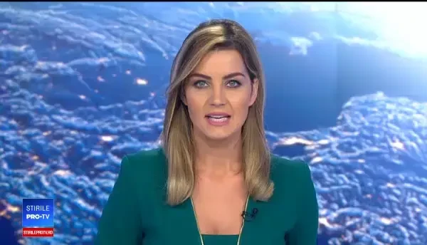 Un maratonist a adoptat o cățelusă care a alergat cu el 105 km