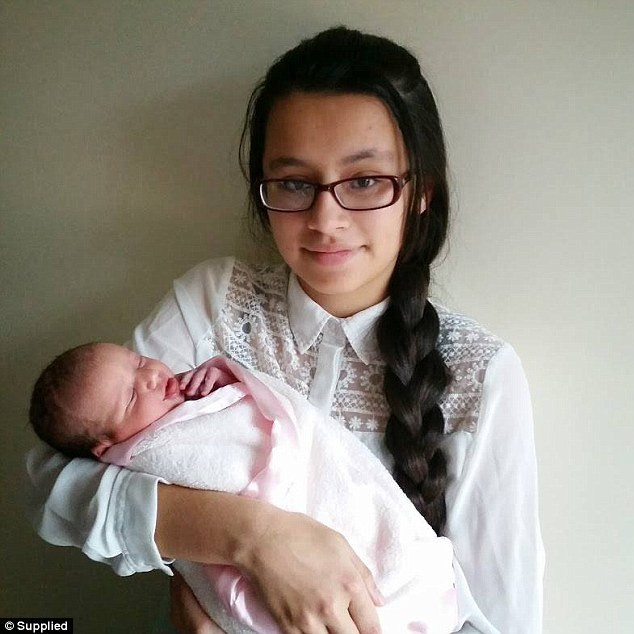 A rămas însărcinată la 15 ani și a născut. Ce s-a întâmplat după aceea