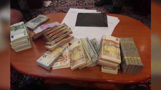 spalare de bani, infractiune, perchezitii, valuta, casa valutara, dragonul rosu,
