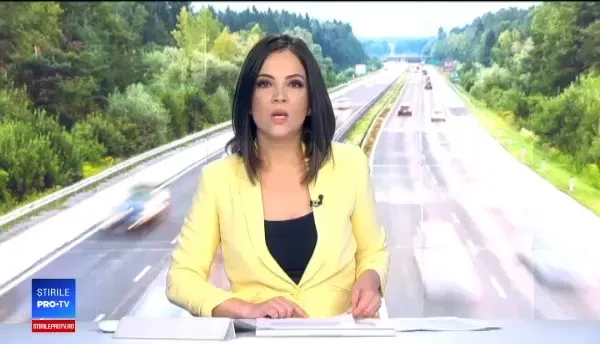 Câți ani are șoferul care a fost surprins mergând cu Dacia pe contrasens