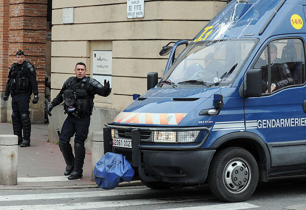 Trecători atacaţi de un bărbat care a strigat "Allah Akbar", în Toulouse