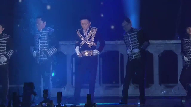 Cel mai bogat chinez a dansat în fața a 40.000 de angajați