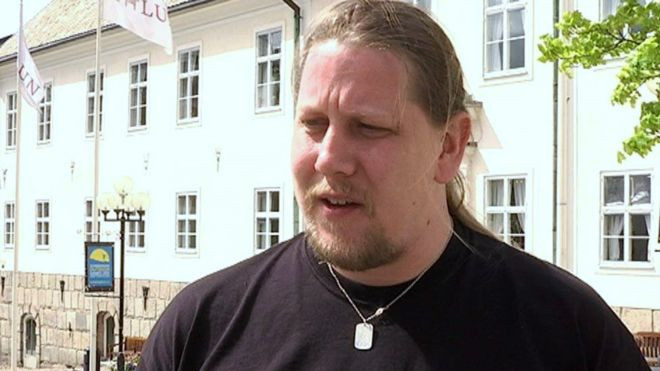 Un politician suedez a dezvăluit că a fost violat sub amenințarea unui cuțit