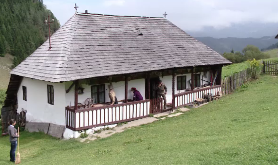 Casele tradiționale: românii le abandonează, în timp ce francezii regretă că le-au pierdut