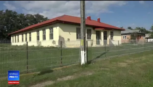 Școlile renovate de statul român care stau închise. De ce nu pot fi transformate în altceva
